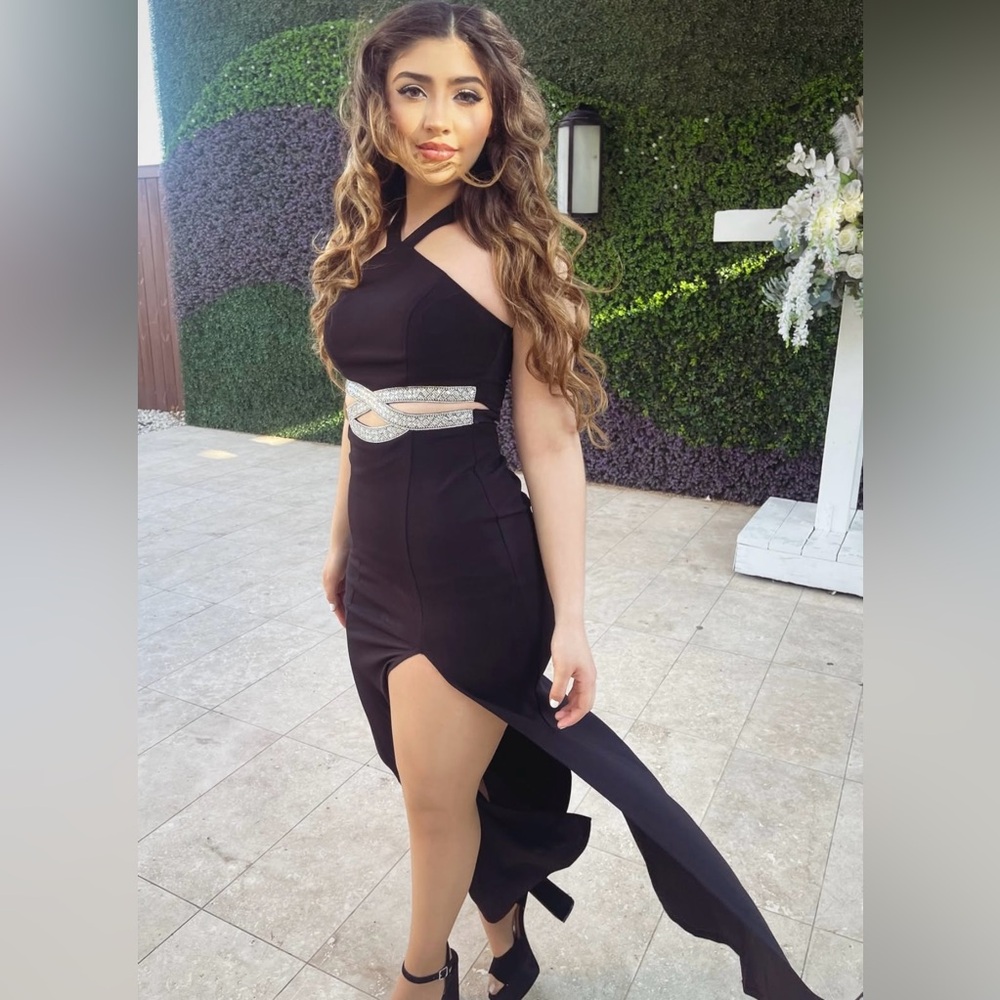 Elegant Black Evening Dress